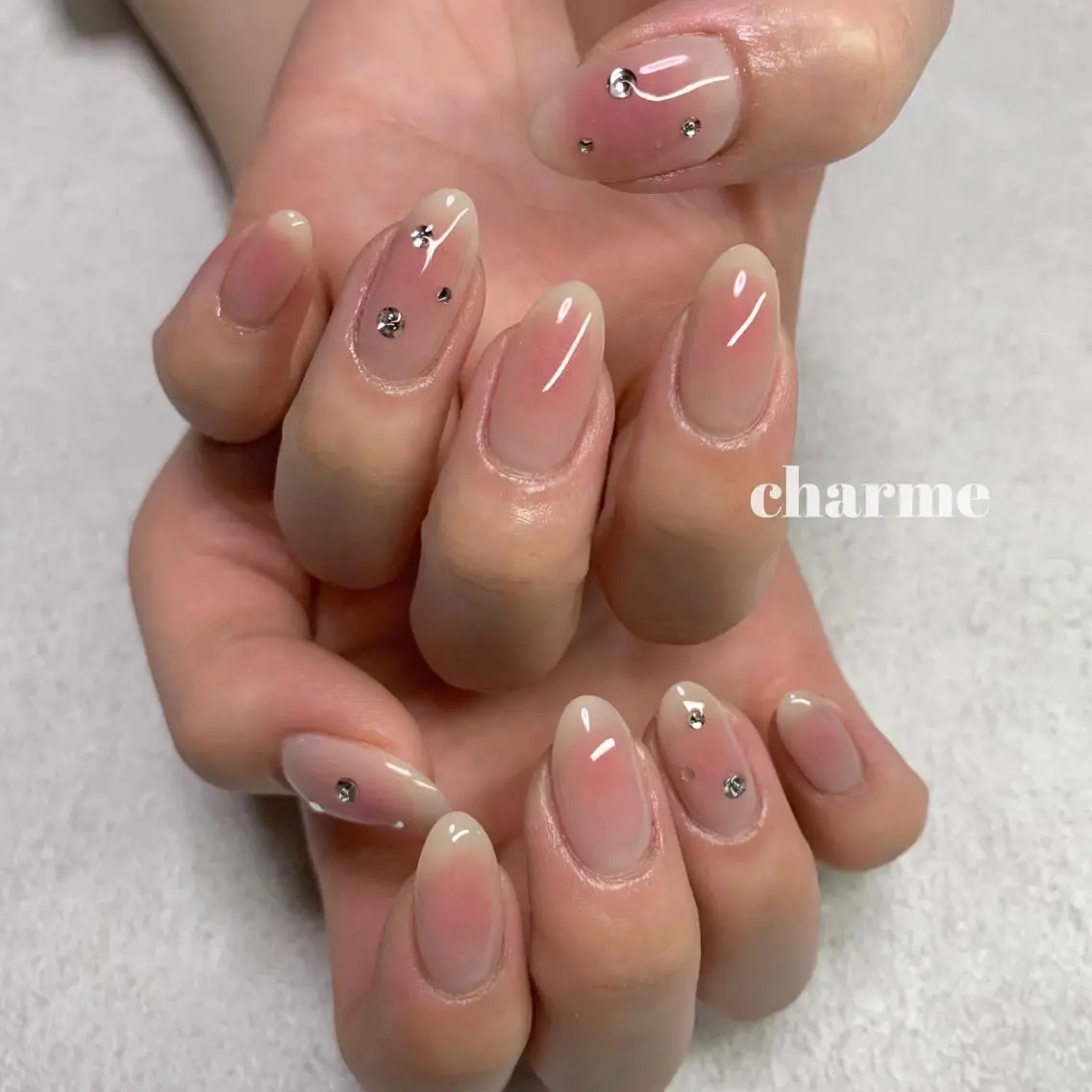 ネイル チークネイル ワンホンネイル . SHIORIのネイルデザイン