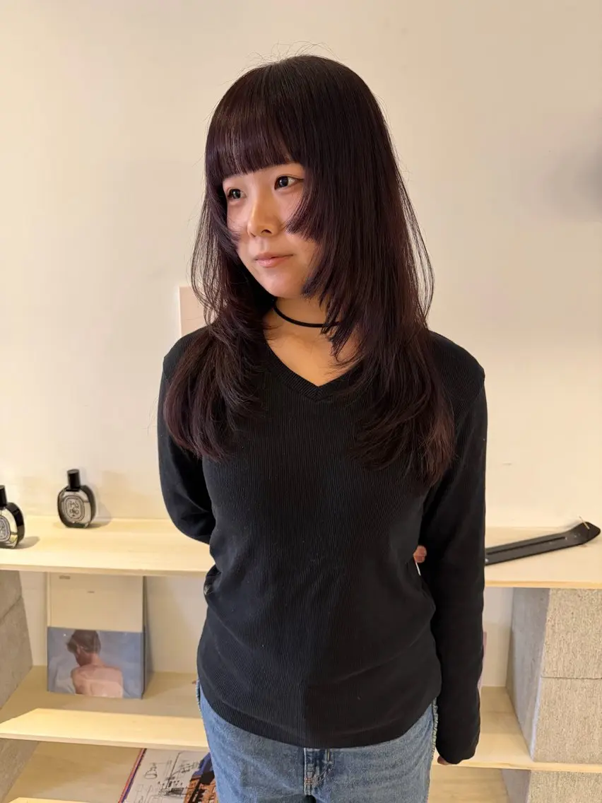 ミディアム カラー くびれヘア 顔まわりレイヤー ハッシュカット ハイレイヤー 姫カット カット ヘアカラー トリートメント MIU/ルーツカラー 顔まわりレイヤーのヘアスタイル
