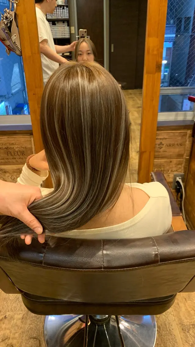 ロング カラー 透明感カラー ハイライトカラー 外国人風カラー ハイライト HM hair salonのヘアスタイル