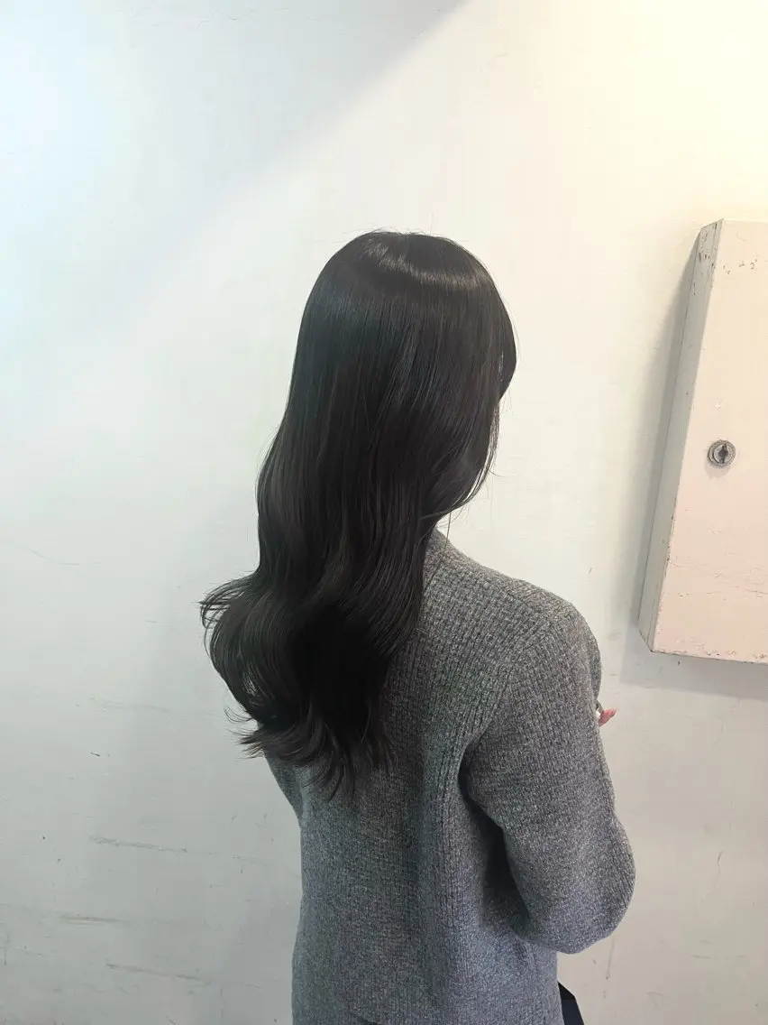ロング カラー ダークグレー 横浜/カットモデル 佐藤桃香 🦥のヘアスタイル