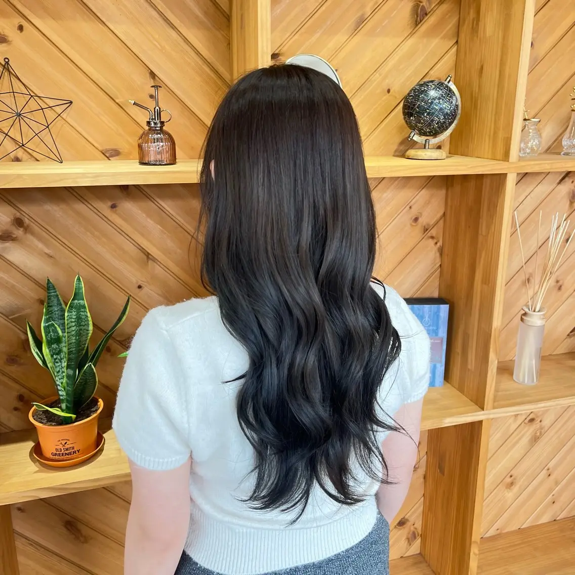 ロング カラー 岩田 樹美のヘアスタイル