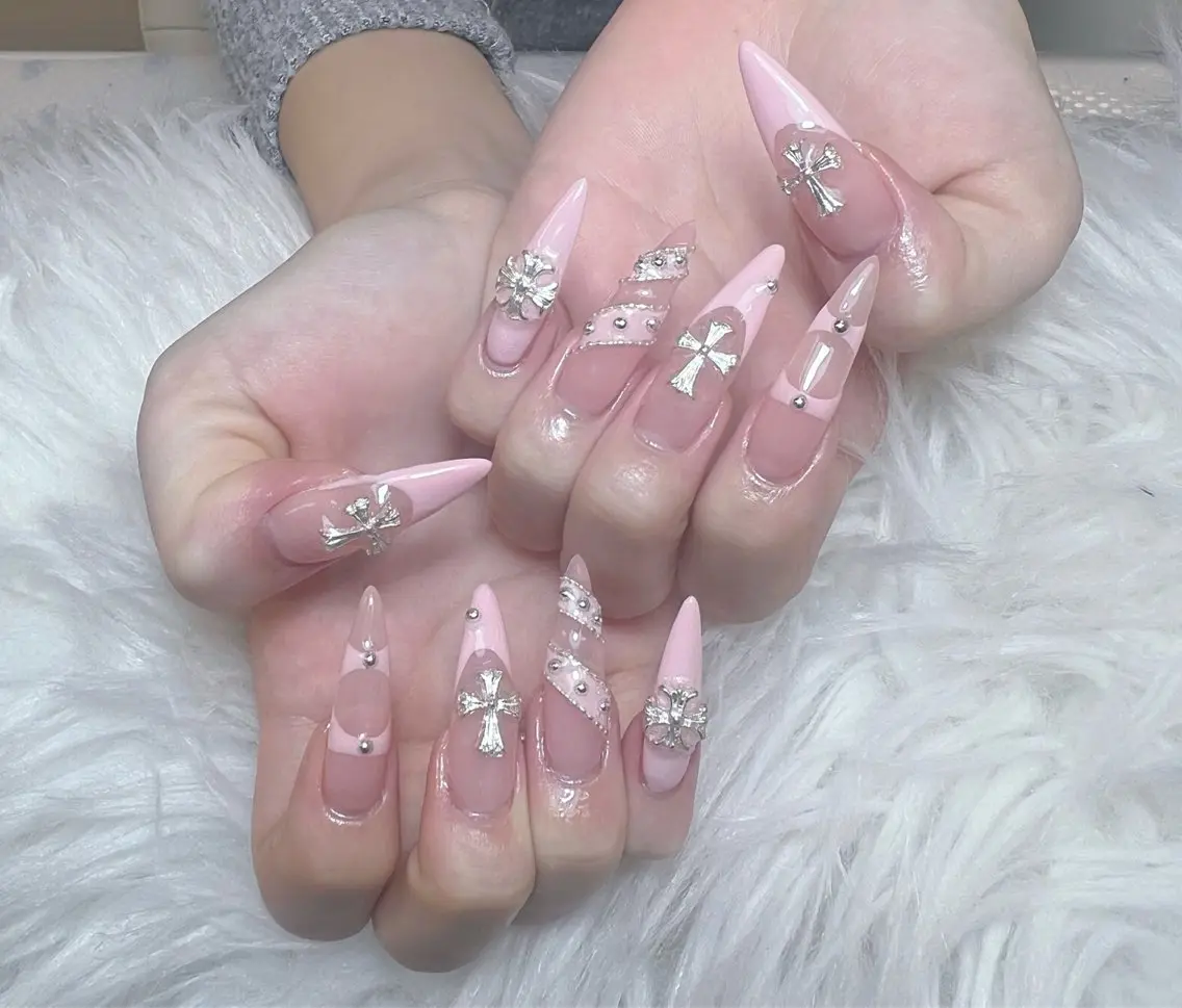 ネイル アートネイル オーロラネイル チークネイル 長さ出し フットネイル Miya _nailのネイルデザイン