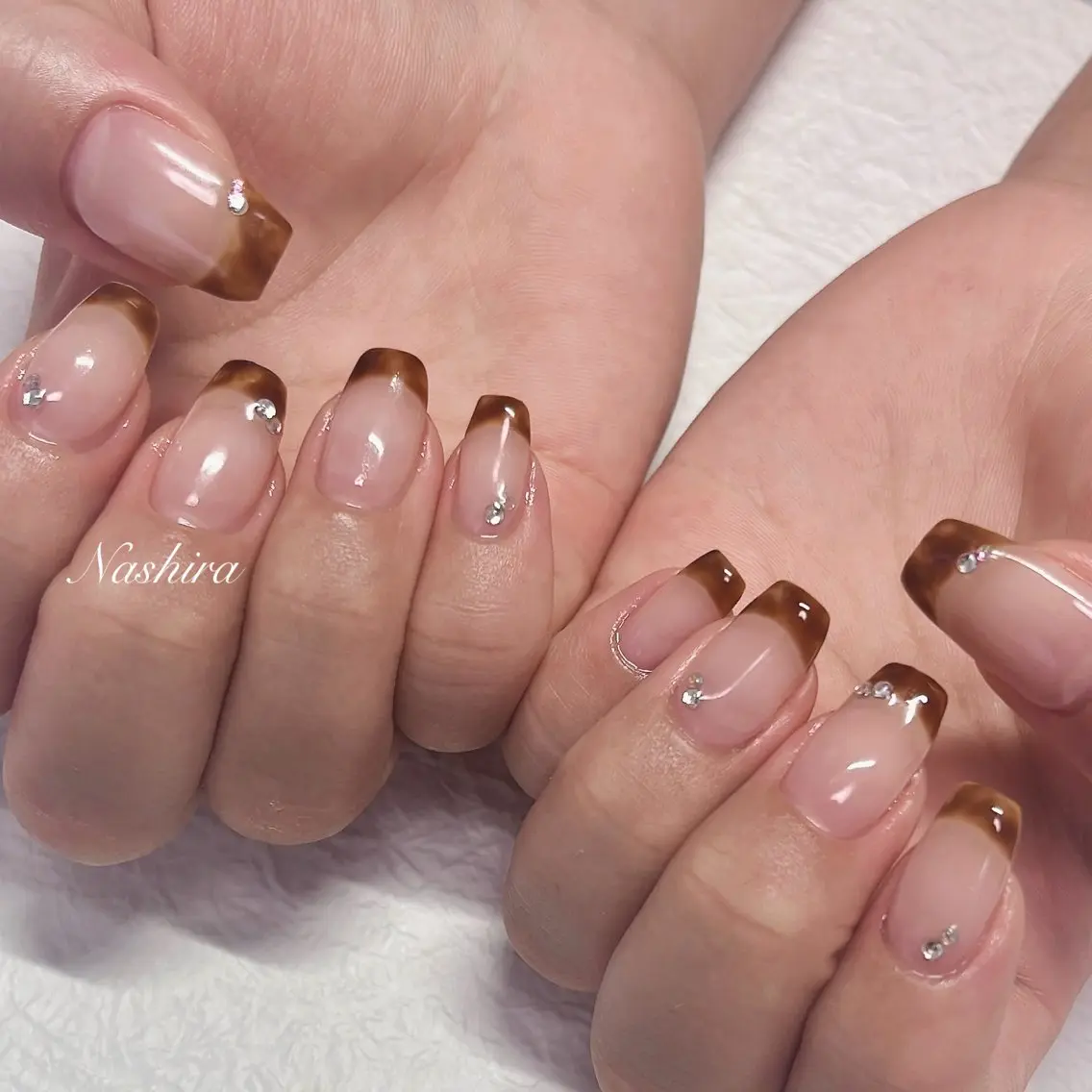 ネイル べっ甲ネイル フレンチネイル Nashira moeのネイルデザイン