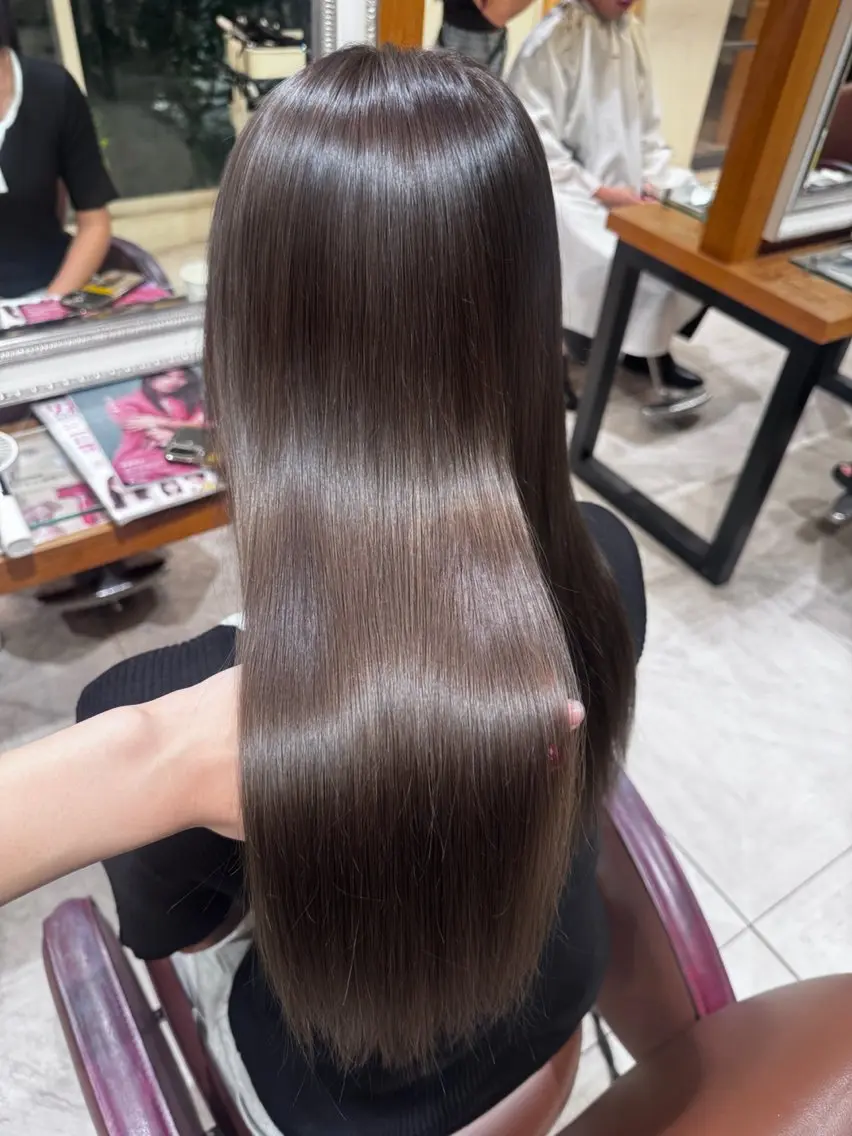 カラー 透明感カラー グレージュ モカグレージュ 三留 愛未のヘアスタイル