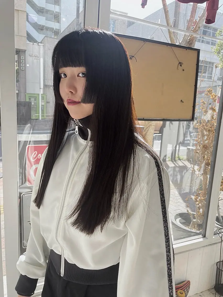 ロング カット Ann./艶髪 /レイヤーカットのヘアスタイル