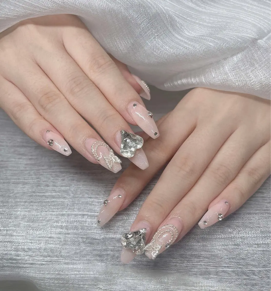 ネイル 長さ出し グラデーション 卒業式 キラキラネイル マグネットネイル ハンドネイル Lee Nailsのネイルデザイン