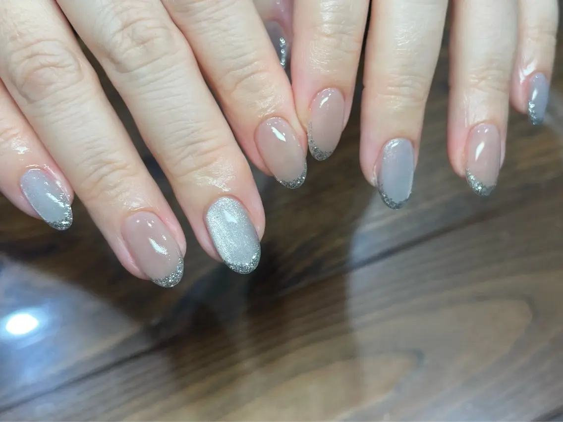 ネイル フレンチネイル ラメ(グリッター) ハンドネイル nailsalon SWATiのネイルデザイン