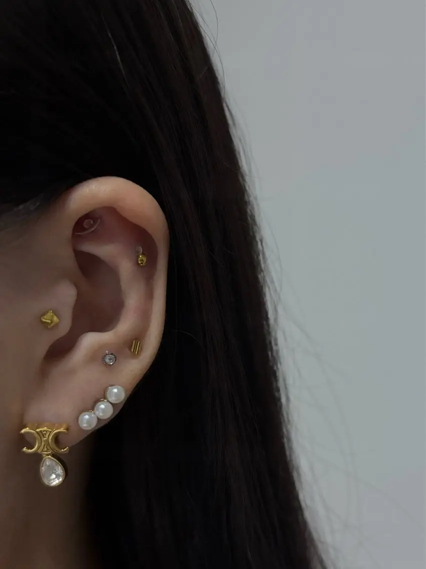 耳ツボ👂🤍片耳5個ずつ🤍(両耳で10個)の写真