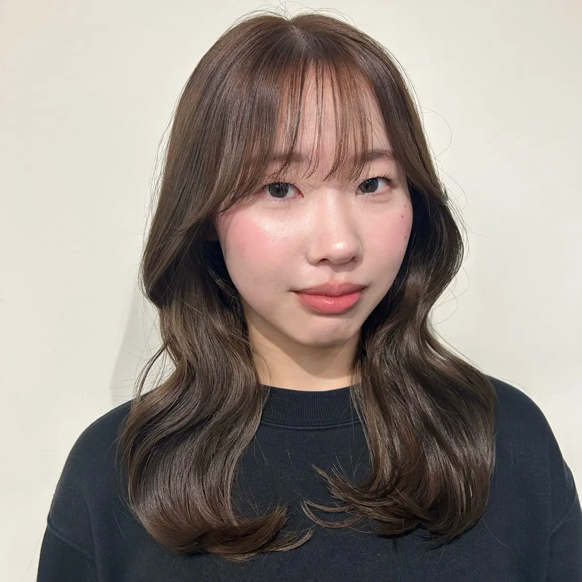 ミディアム くびれヘア 韓国風ヘア カット ヘアカラー トリートメント 新潟/万代/レイヤー 韓国風/明間未来のヘアスタイル