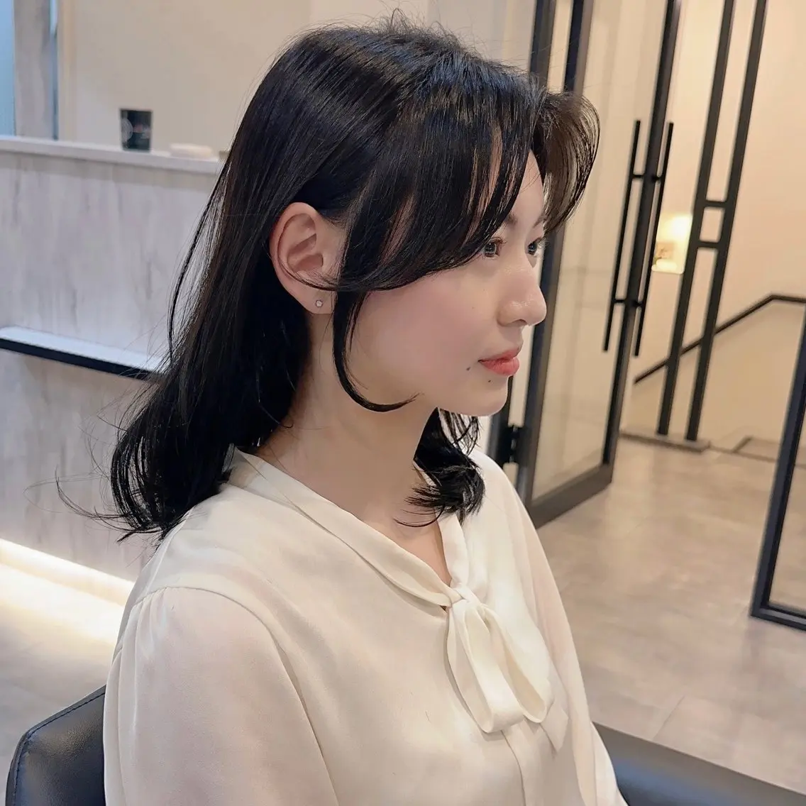 セミロング カット 🌹ハッシュカット、 レイヤー韓国ヘア🌹のヘアスタイル