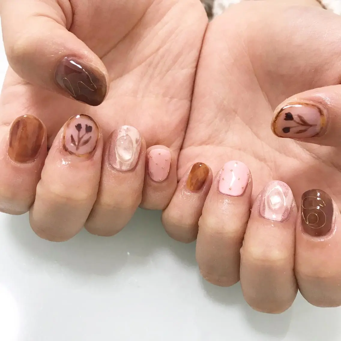ネイル 板垣 綾乃のネイルデザイン