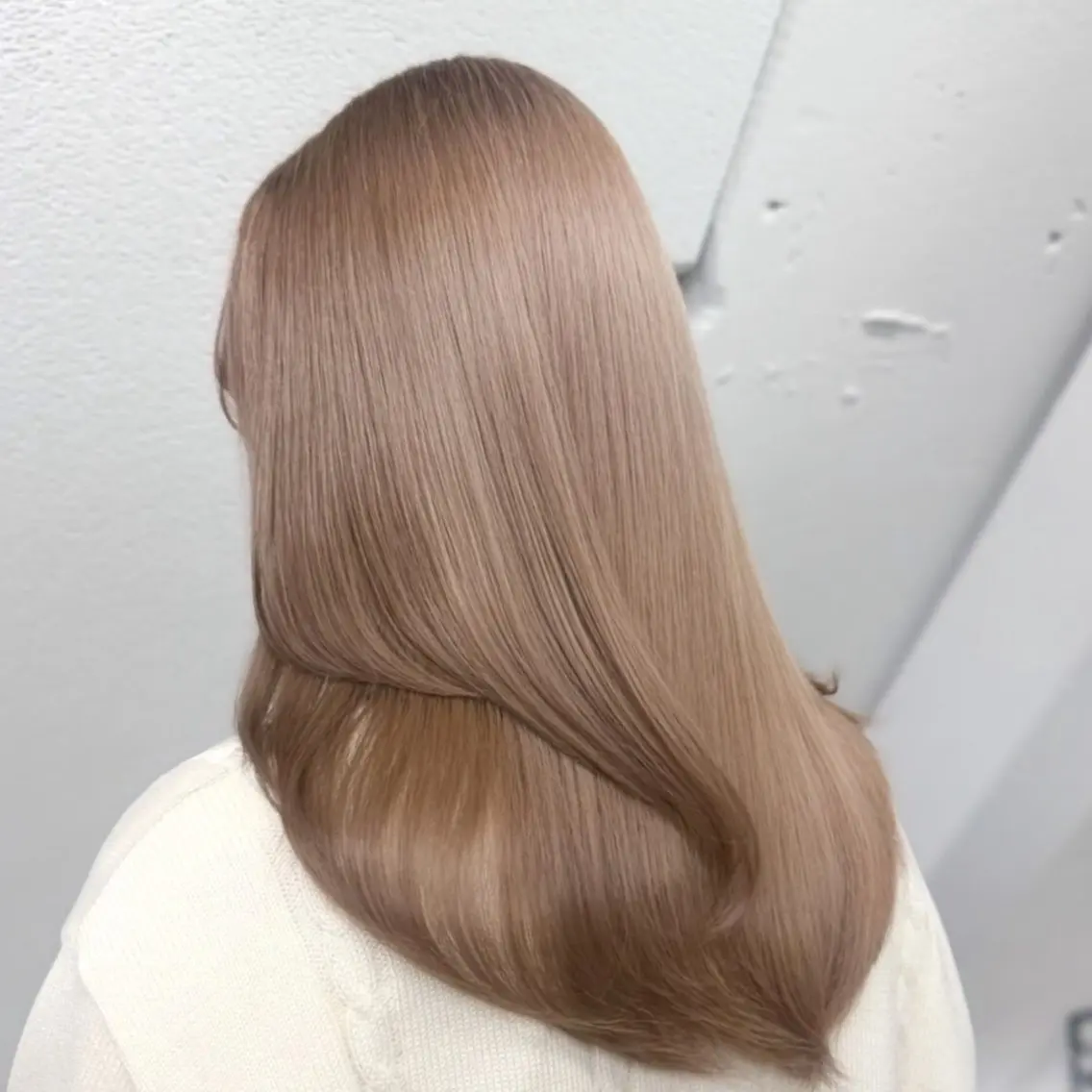 セミロング カラー ROIS 渋谷のヘアスタイル