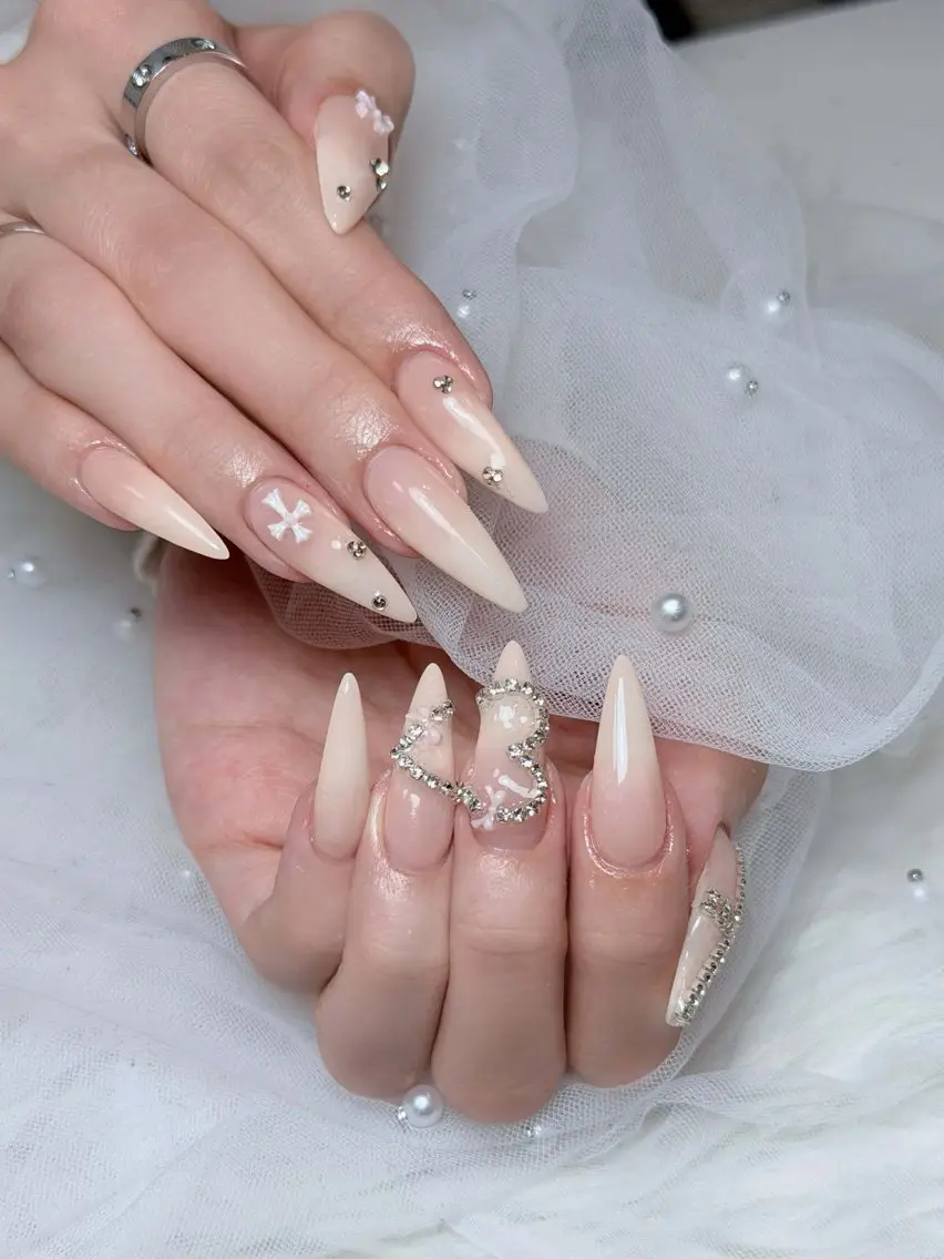 ネイル オーロラネイル ボルドー ブラウン 氷ネイル・うるうるネイル キラキラネイル ハンドネイル Julli NailStudioのネイルデザイン