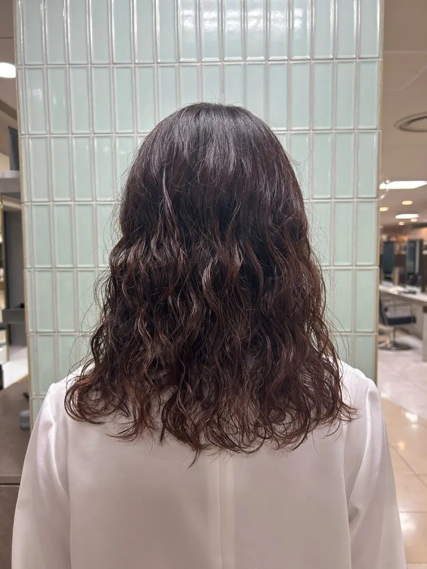 ミディアム パーマ 秋山 果凜のヘアスタイル