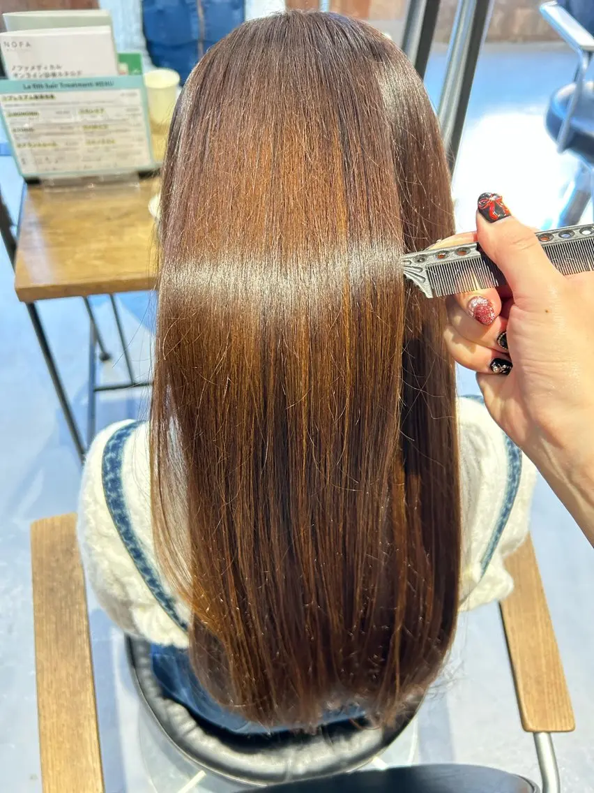 ロング トリートメント 大賀 チサトのヘアスタイル
