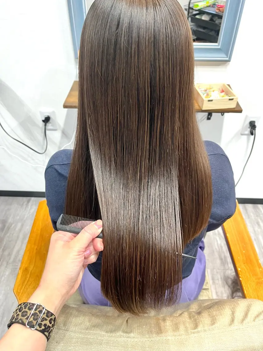 セミロング 川尻 詩織のヘアスタイル