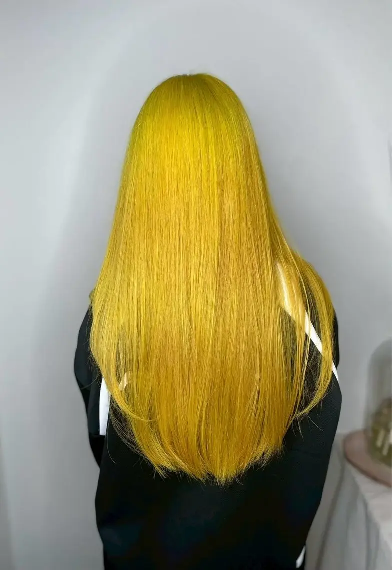 ロング イエローカラー ヘアカラー 村上 さくらのヘアスタイル