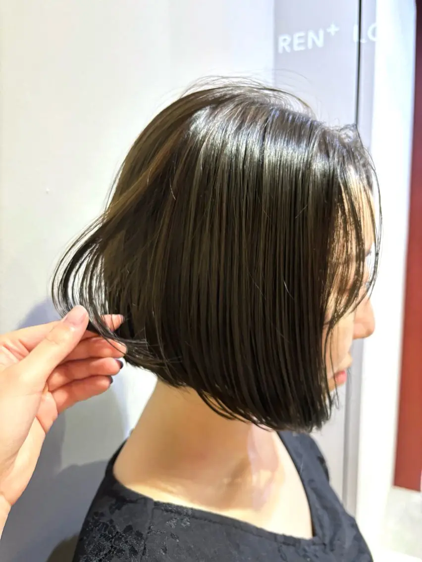 ショート カラー オリーブ🎶アッシュ グレージュちひろ🧸のヘアスタイル