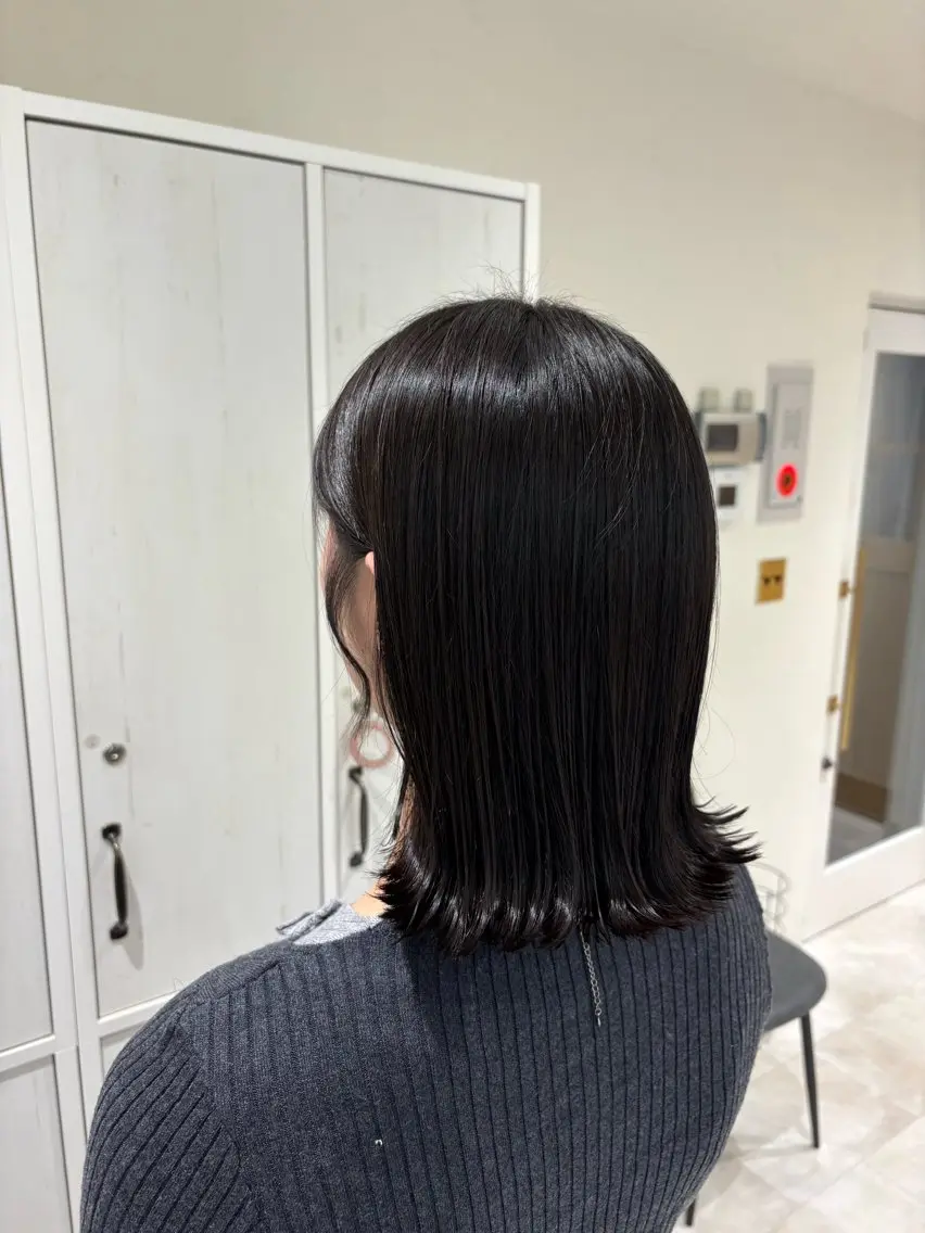 ミディアム おくれ毛 外ハネヘア 脇尾 百花のヘアスタイル