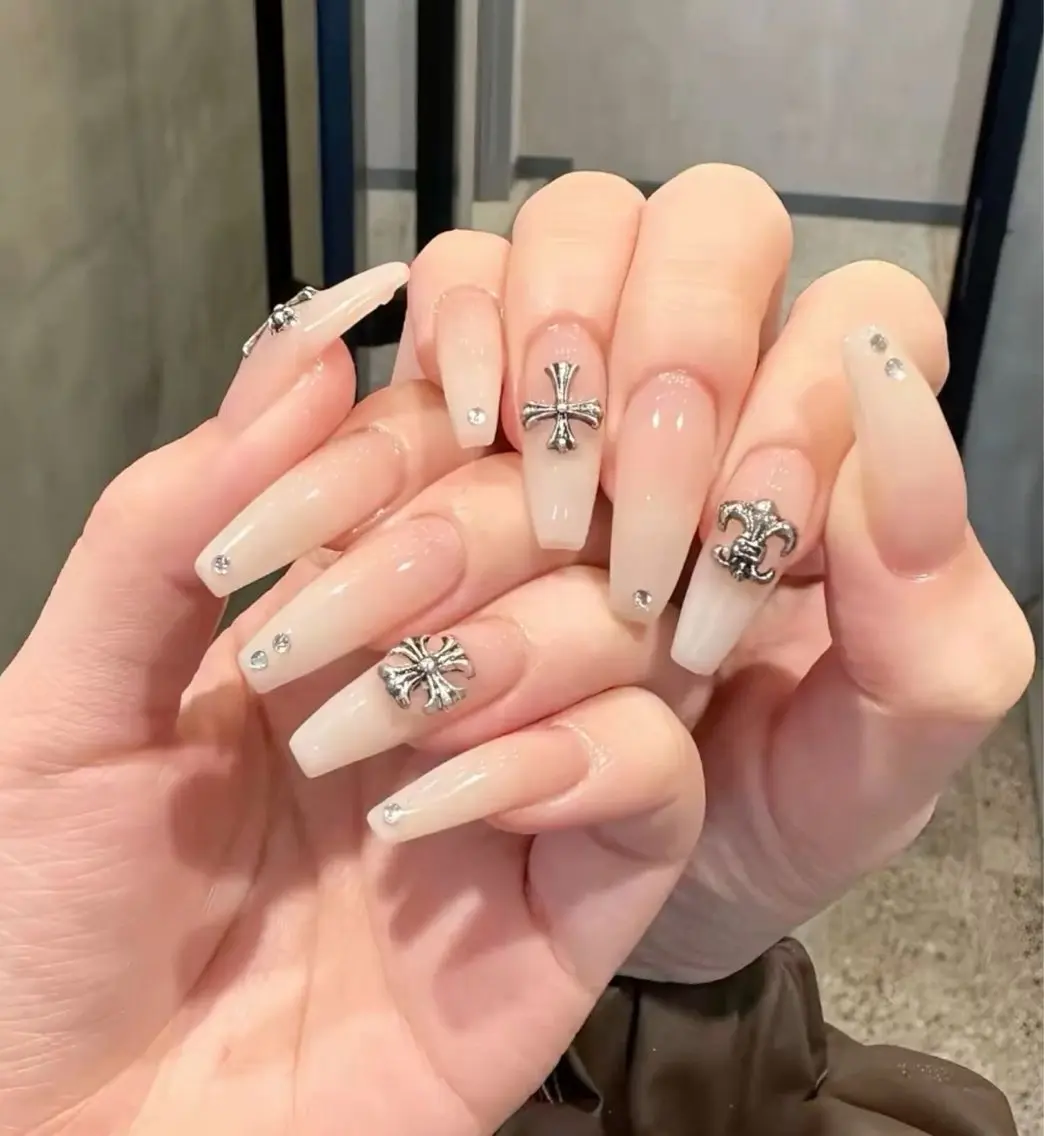 ネイル フレンチネイル キラキラネイル 韓国ネイル シンプルネイル ワンホンネイル ハンドネイル MEI Nailのネイルデザイン