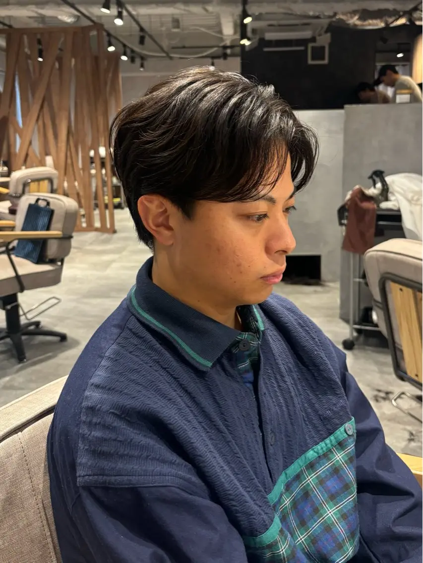 パーマ メンズ センターパート メンズパーマ カット パーマ 久力琴音''透明感 カラー''アレンジのヘアスタイル