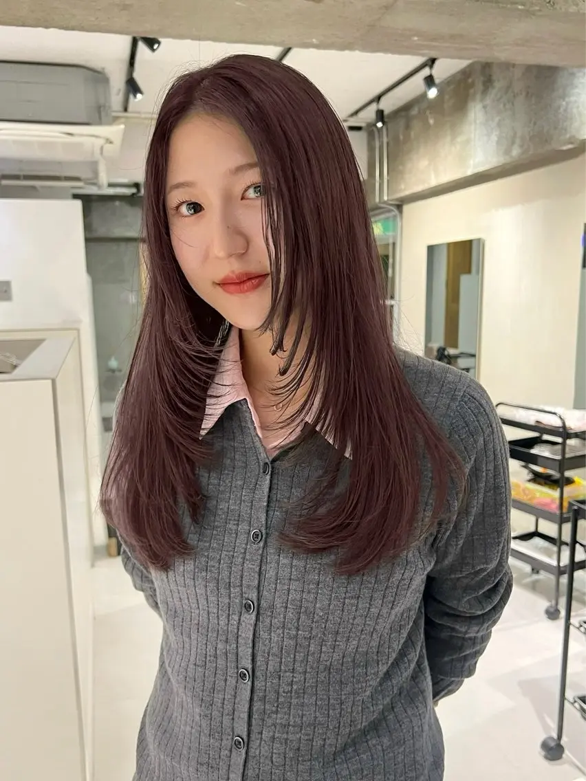 ロング 顔まわりレイヤー レイヤーカット カット ヘアカラー トリートメント 似合わせレイヤー ＆縮毛矯正のヘアスタイル