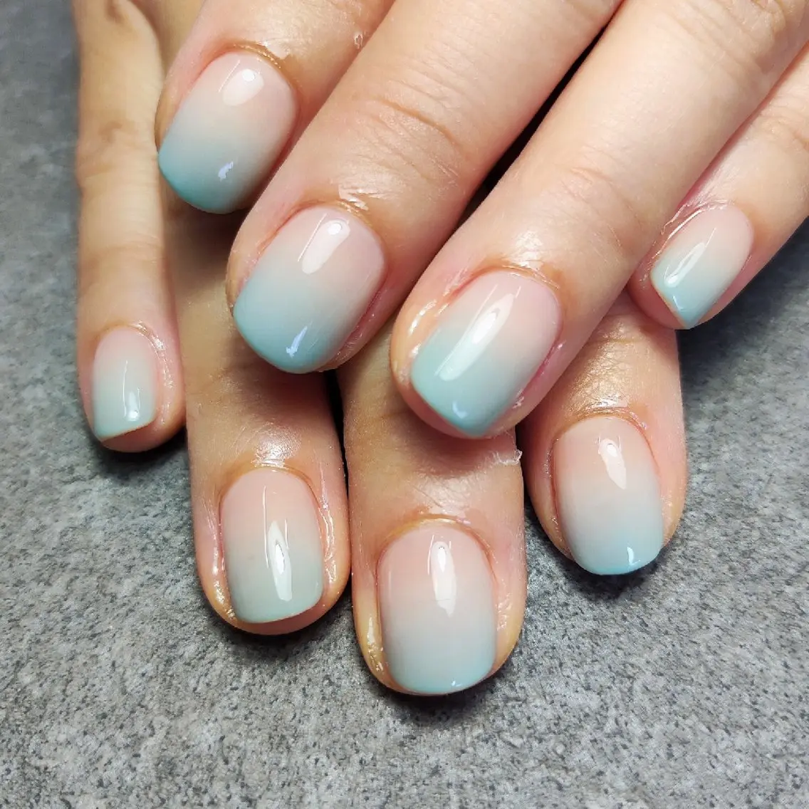 ネイル ブルー グラデーション ハンドネイル 個人サロン saltnailのネイルデザイン