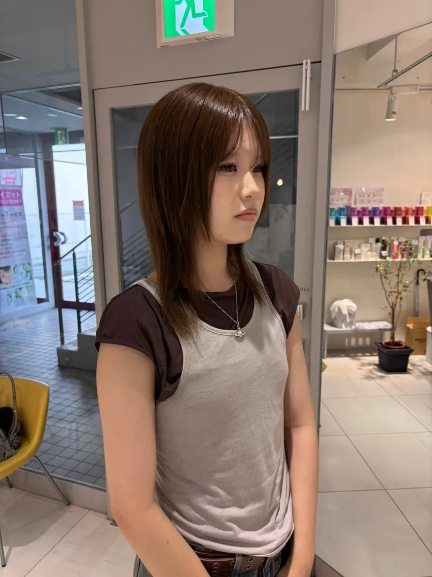 カラー 林 彩音のヘアスタイル
