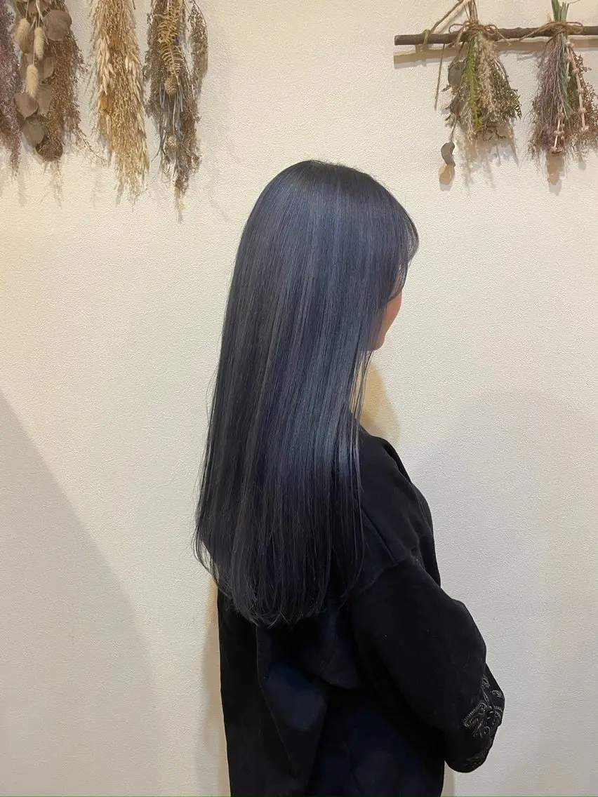 ロング カラー ブリーチ ブルーカラー ロング 中村 樹菜のヘアスタイル