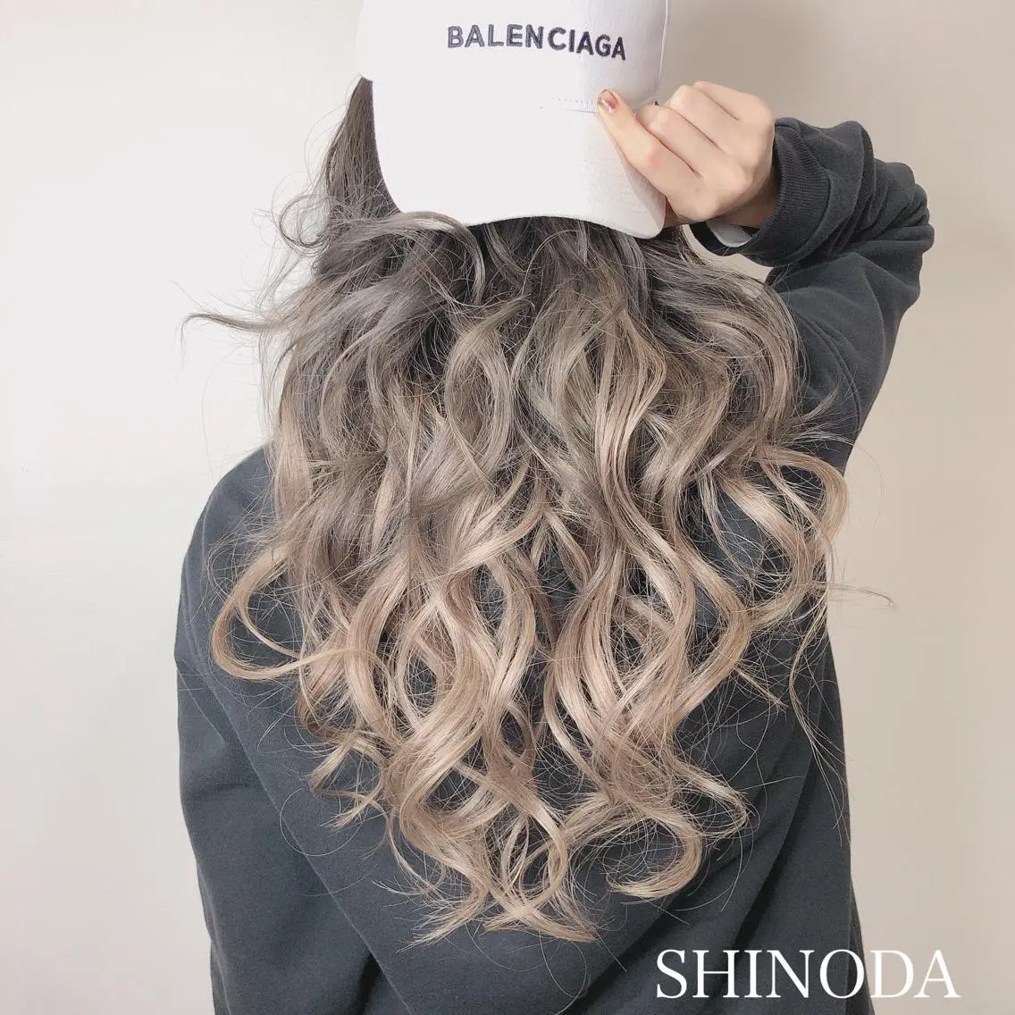 🍔圧倒的馴染むプルエクメニュー🍟馴染ませカット×プラチナ47㎝(胸下)60本❣️👇プルエクステの詳細は概要欄へ👇の写真