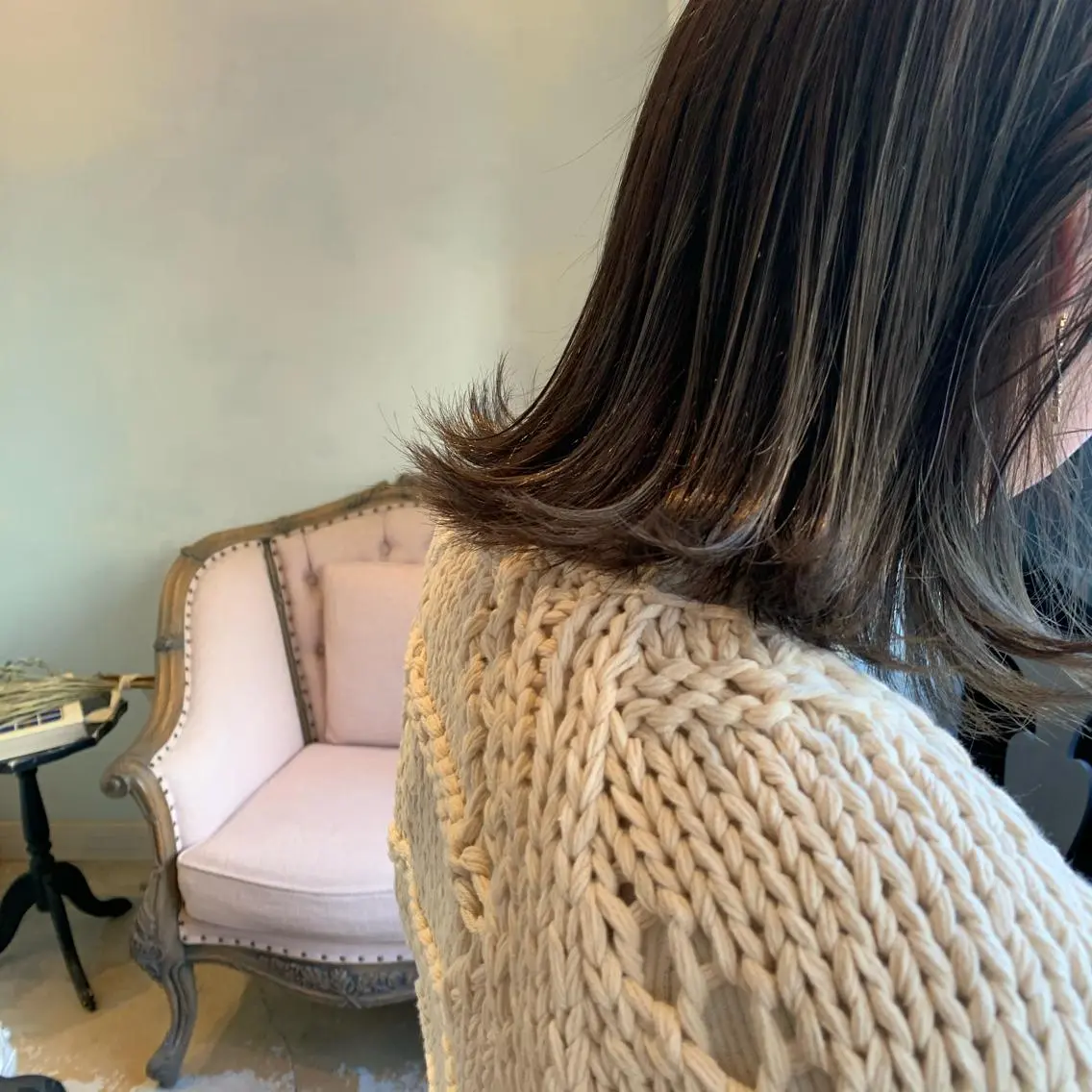 ミディアム カラー SAKINO ベージュカラーのヘアスタイル