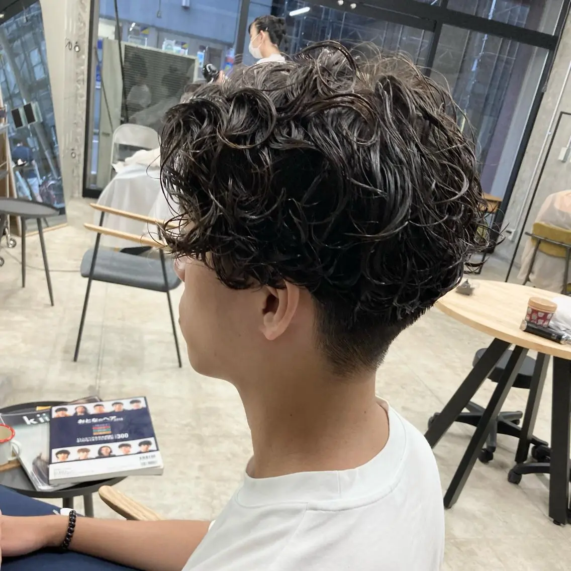 ショート パーマ メンズ 大西将司 | スパイラルパーマのヘアスタイル