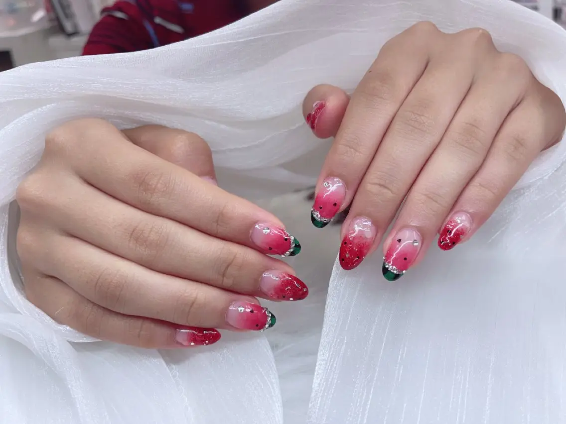 ネイル チークネイル ドット フレンチネイル グラデーション 韓国ネイル ハンドネイル Minette nailrinrinのネイルデザイン