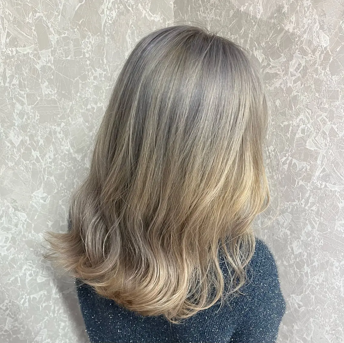 ロング カラー 池田 真衣のヘアスタイル