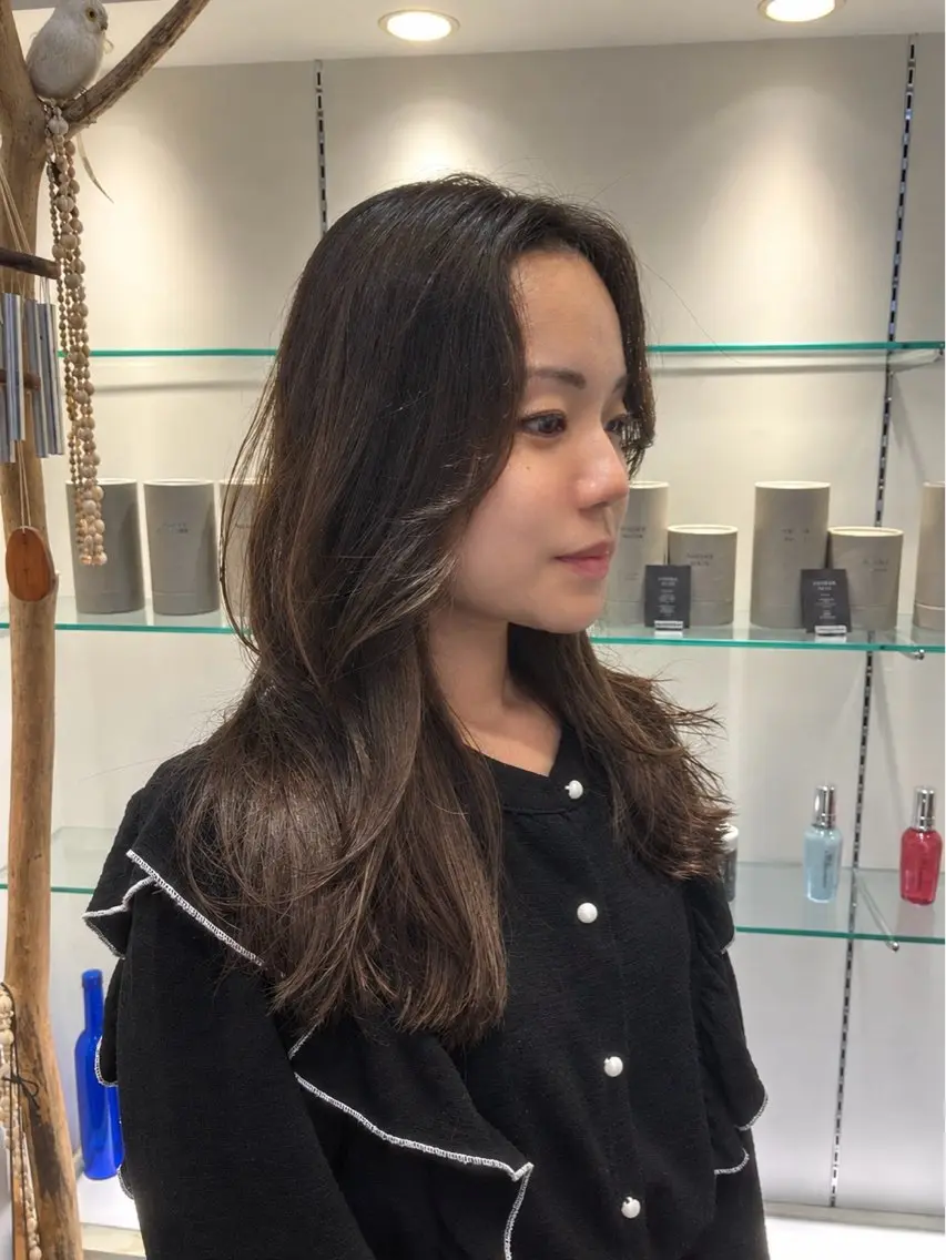 ロング ヘアカラー 太田 絵麻のヘアスタイル