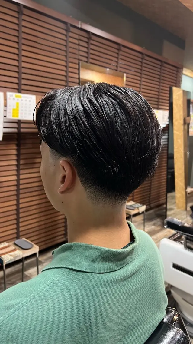 ミディアム センター分けマッシュ 募集中‼️荻沼快のヘアスタイル