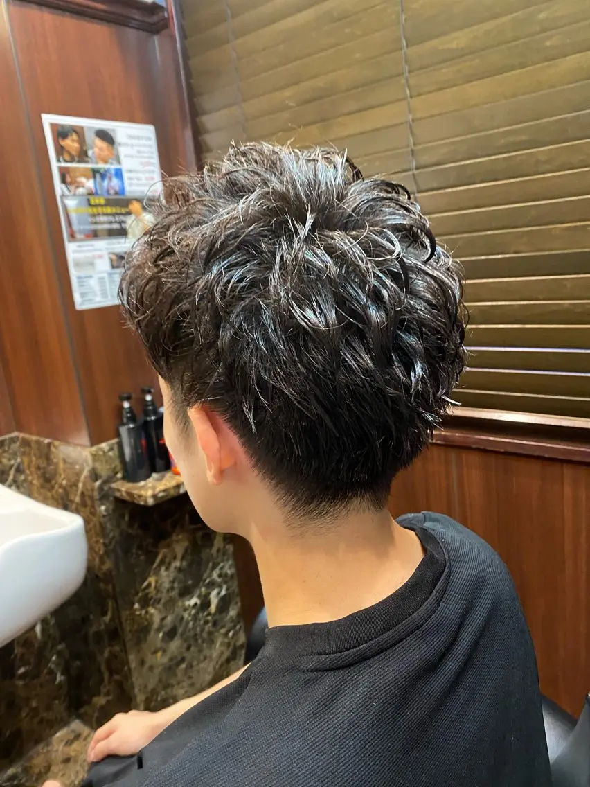 ミディアム 齋藤 梅太郎のヘアスタイル