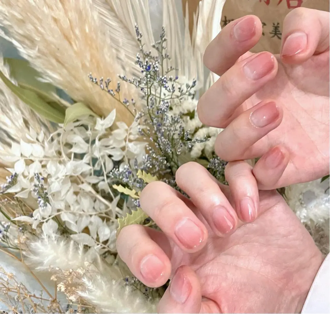 ショート ネイル グラデーション Kaka Nailsのネイルデザイン