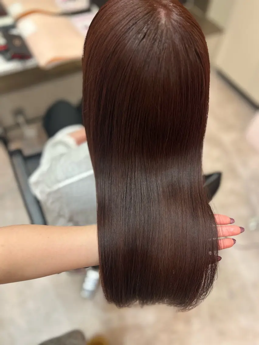 ロング 艶髪特化矯正カット ✨️MOMOEのヘアスタイル