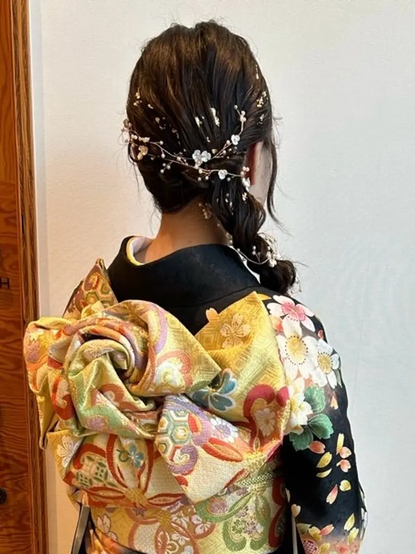 【成人式前撮り】ヘアセット+振袖着付け(金箔銀箔・水引き無料)⚠️リクエストからご予約くださいの写真