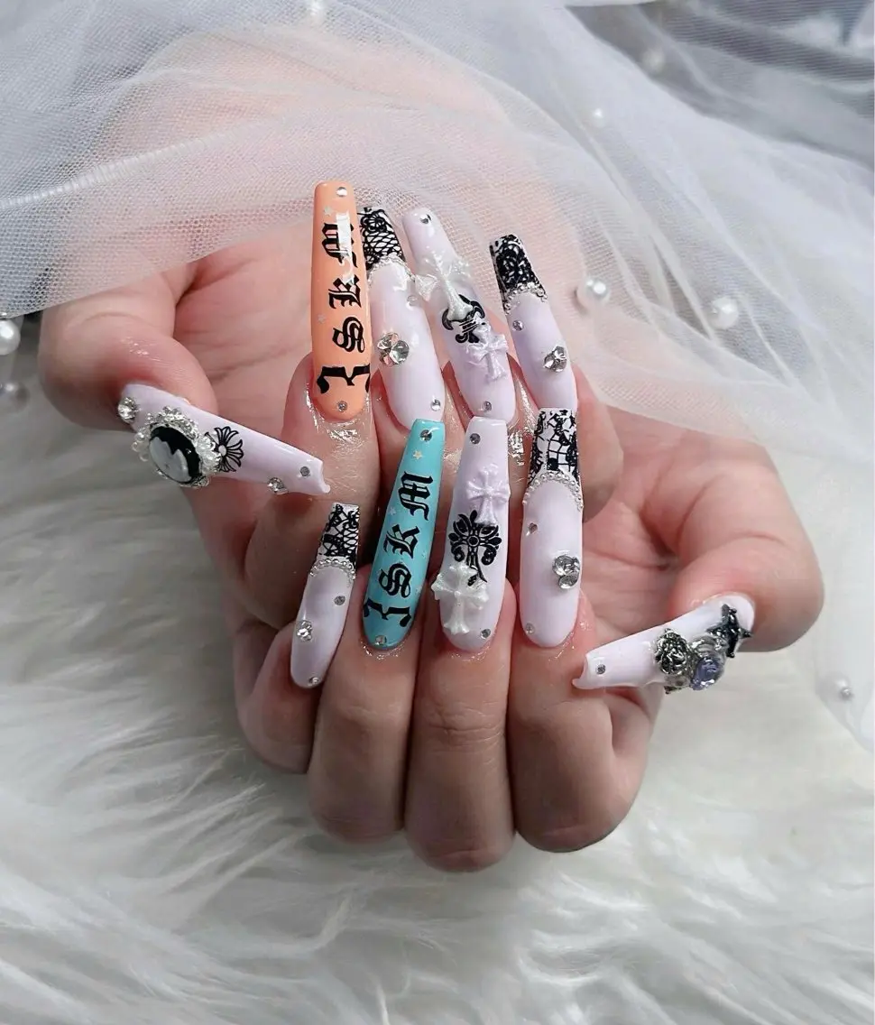 ネイル フレンチネイル ジェルネイル ガラスフレンチ ハロウィン ハート ハンドネイル H.baby Nail Salonのネイルデザイン