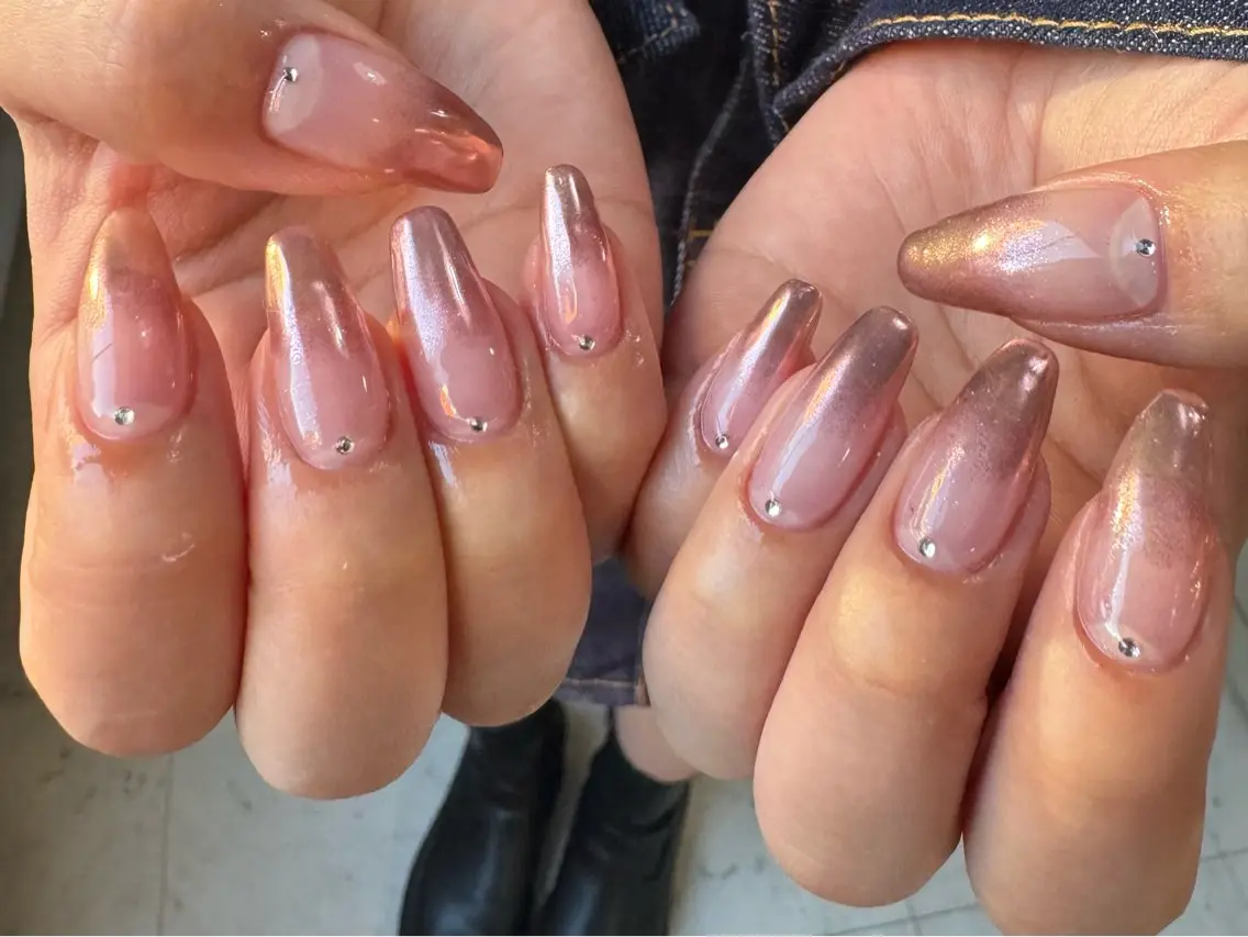 ネイル グラデーション ミラーネイル salon GIGINailの眉毛・アイブロウイメージ