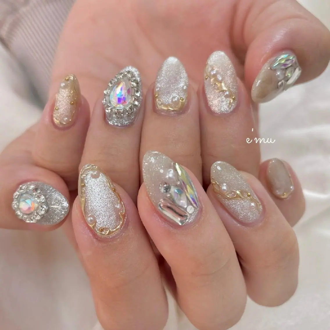 ネイル キラキラネイル 韓国ネイル マグネットネイル nail salon e'mu💐のネイルデザイン