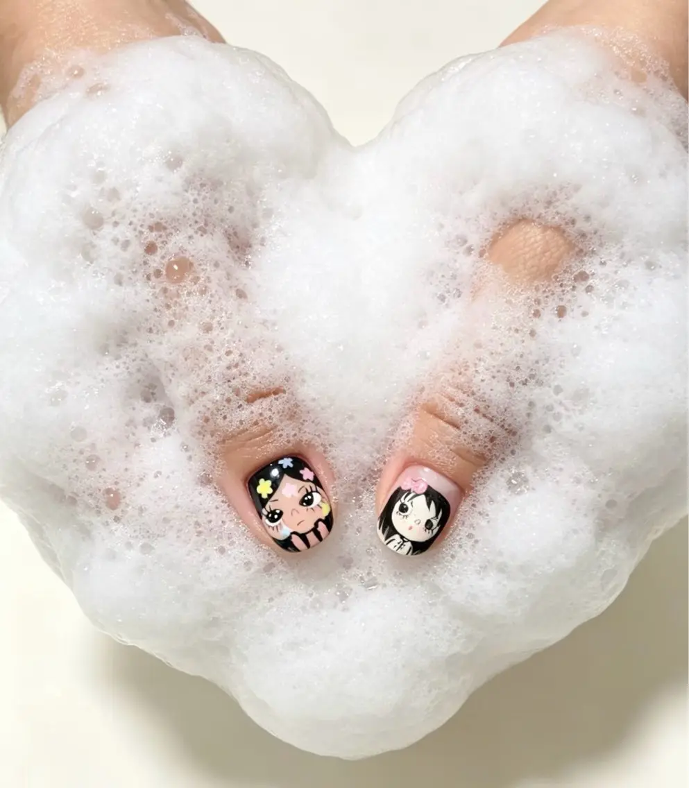 ネイル オーロラネイル 長さ出し フラッシュネイル フラワーネイル フットネイル ハンドネイル 🎀 Ruruのネイルデザイン