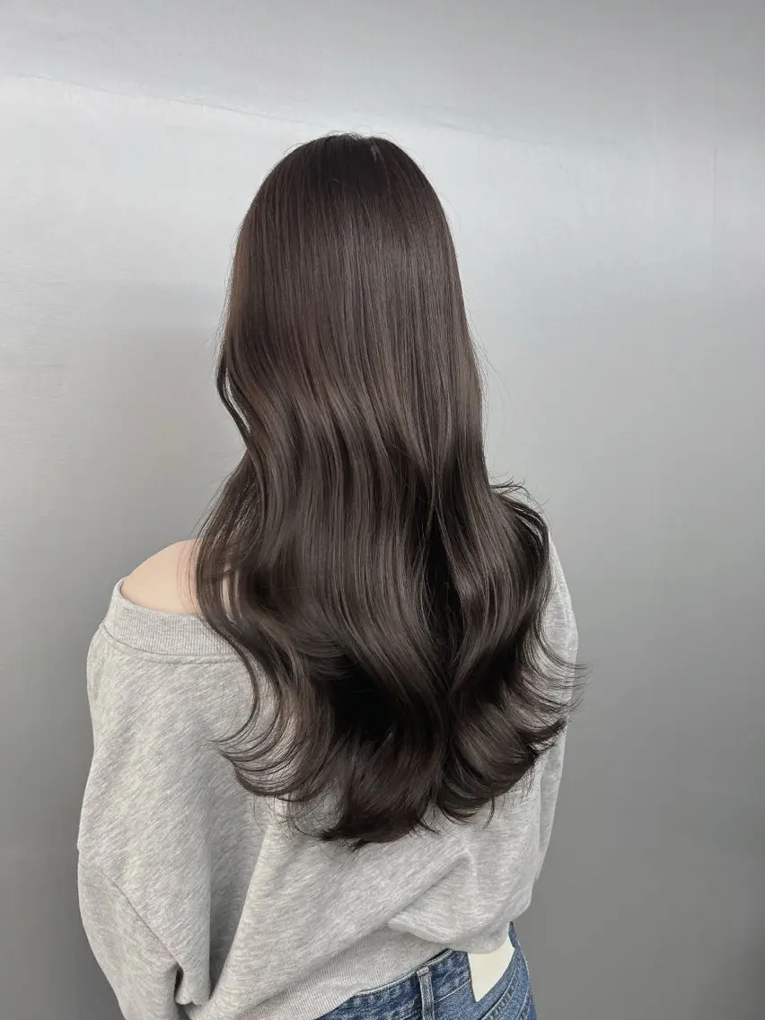 ロング アッシュ アッシュグレー ヘアカラー トリートメント グレージュ 透明感 ブリーチなし田島晃汰のヘアスタイル