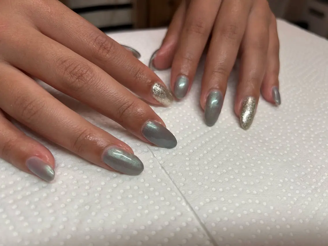 ネイル グリーン ラメ(グリッター) Bell Nailのネイルデザイン