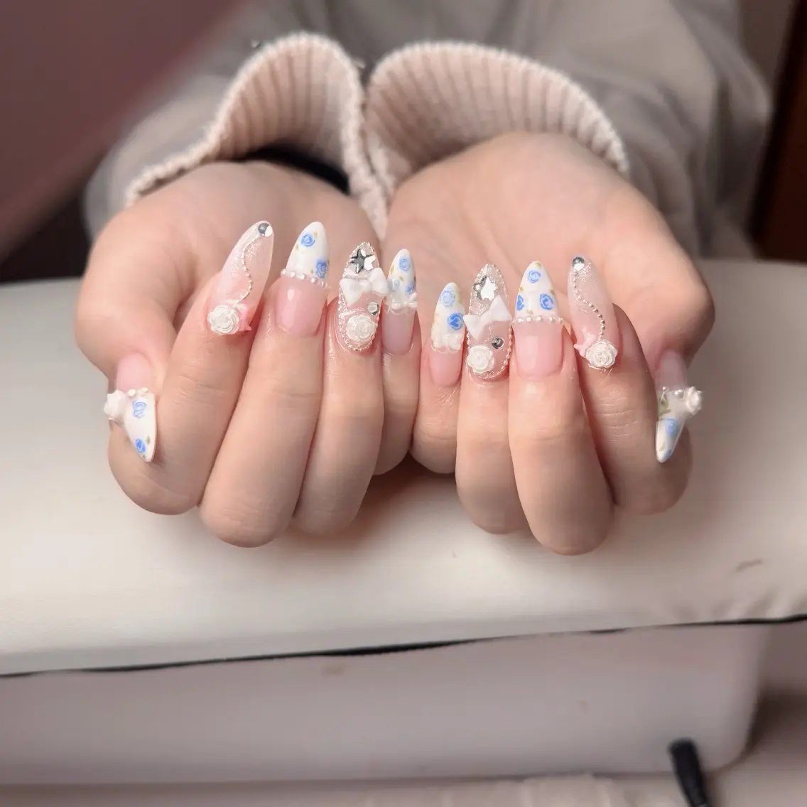 ネイル チークネイル フレンチネイル グラデーション 韓国ネイル マグネットネイル Hana Nailのネイルデザイン