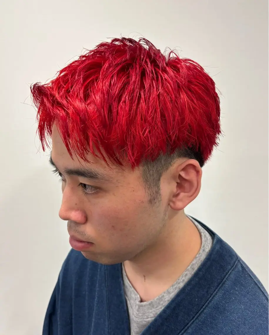 ショート カラー メンズ アップバング レッドカラー ショートヘア 井上 悠人のヘアスタイル