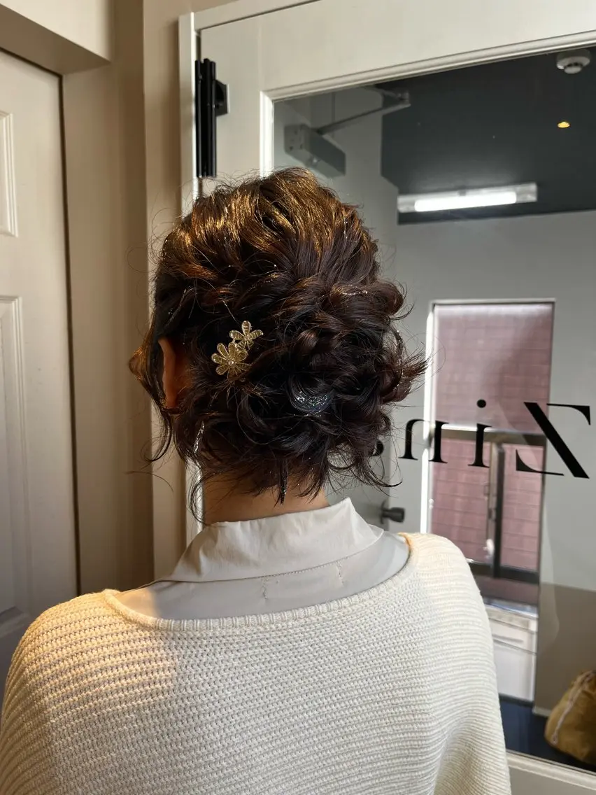 ミディアム ヘアアレンジ ヘアセット ERENA💚 ヘアアレンジのヘアスタイル