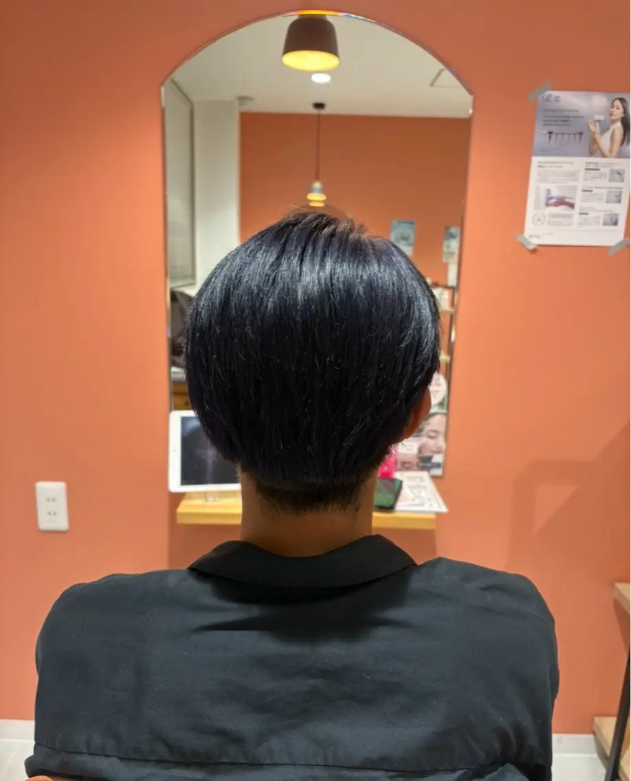 カラー 黒髪 ブルーカラー ブルーブラック ヘアカラー トリートメント TAMAMI カラーモデル募集中のヘアスタイル